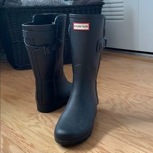 Hunter gray rain boot size 6